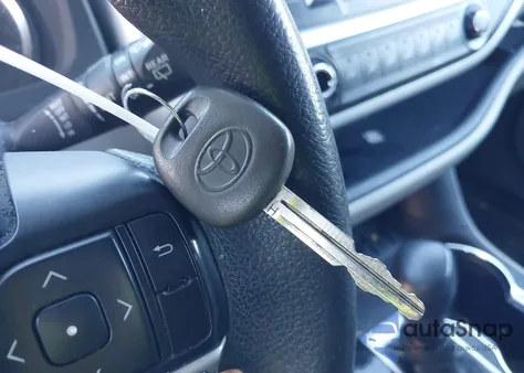 2014 Toyota Highlander Le V6 from USA, damaged, VIN 5TDZKRFH3ES011646